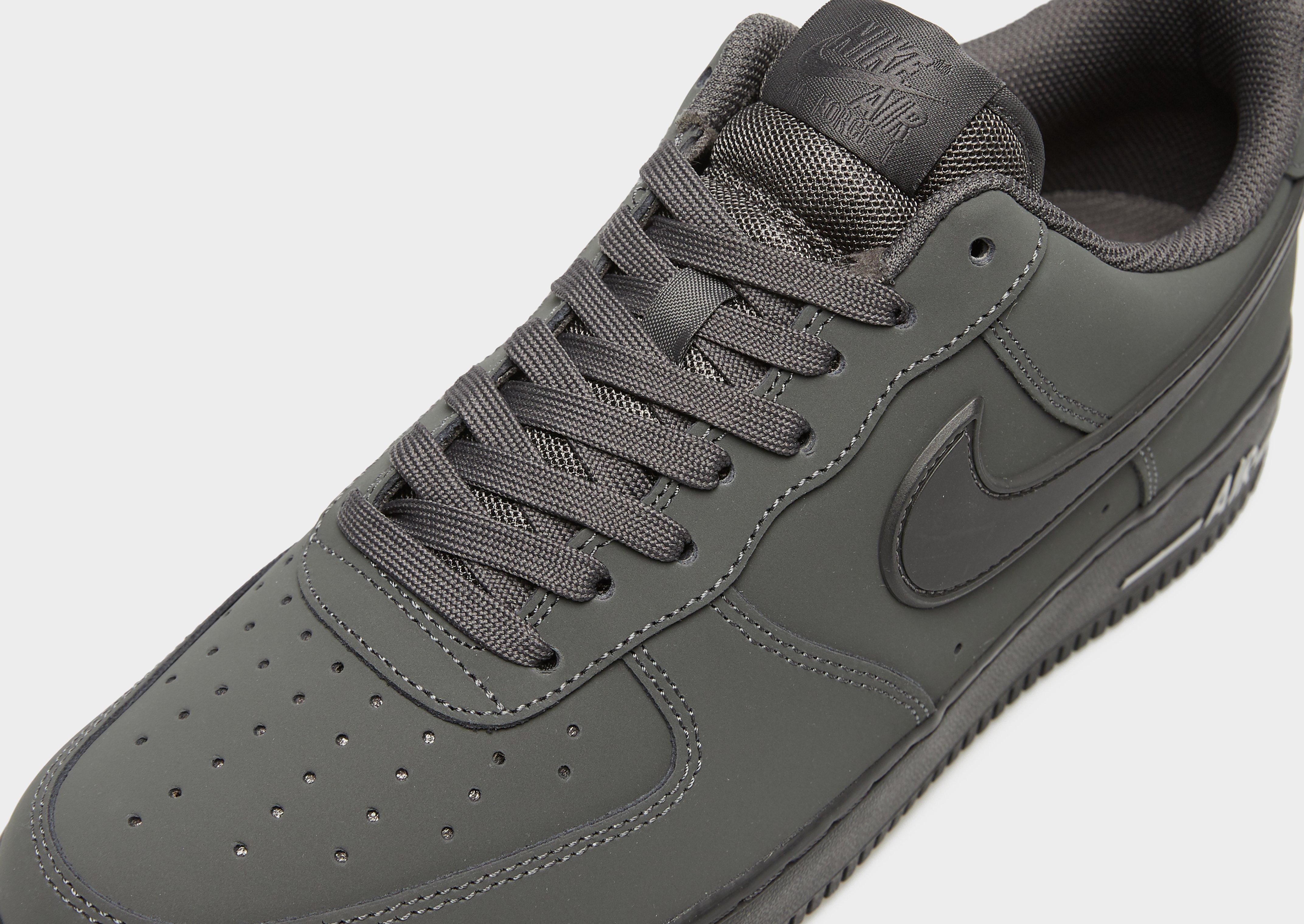 Adidași pentru bărbați NIKE AIR FORCE 1 '07  HV6223-002 Gri