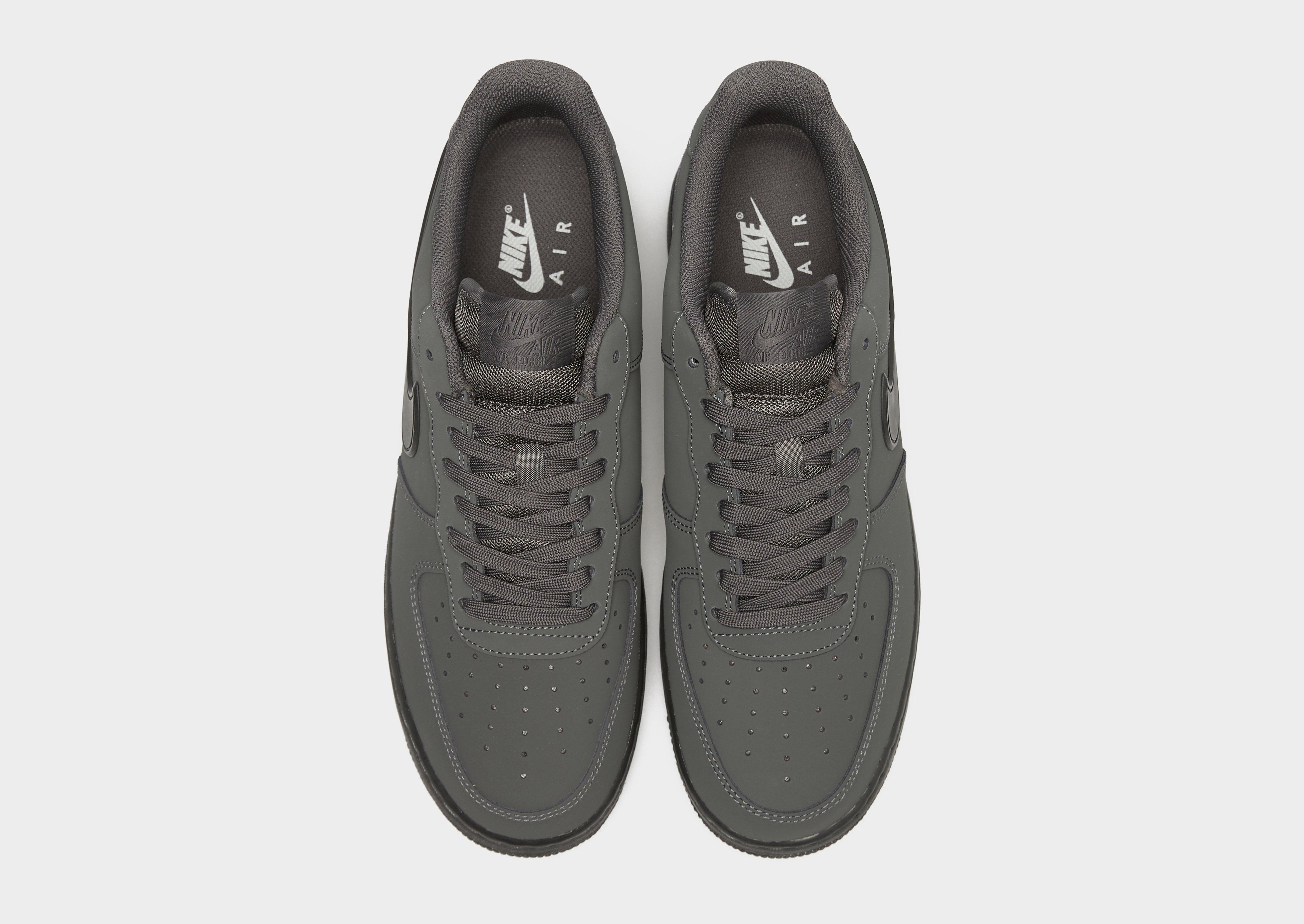 Adidași pentru bărbați NIKE AIR FORCE 1 '07  HV6223-002 Gri