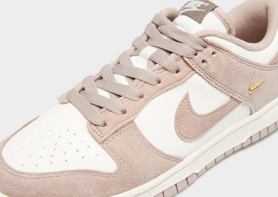 Adidași de damă NIKE W DUNK LOW NC IB4417-105 Bej