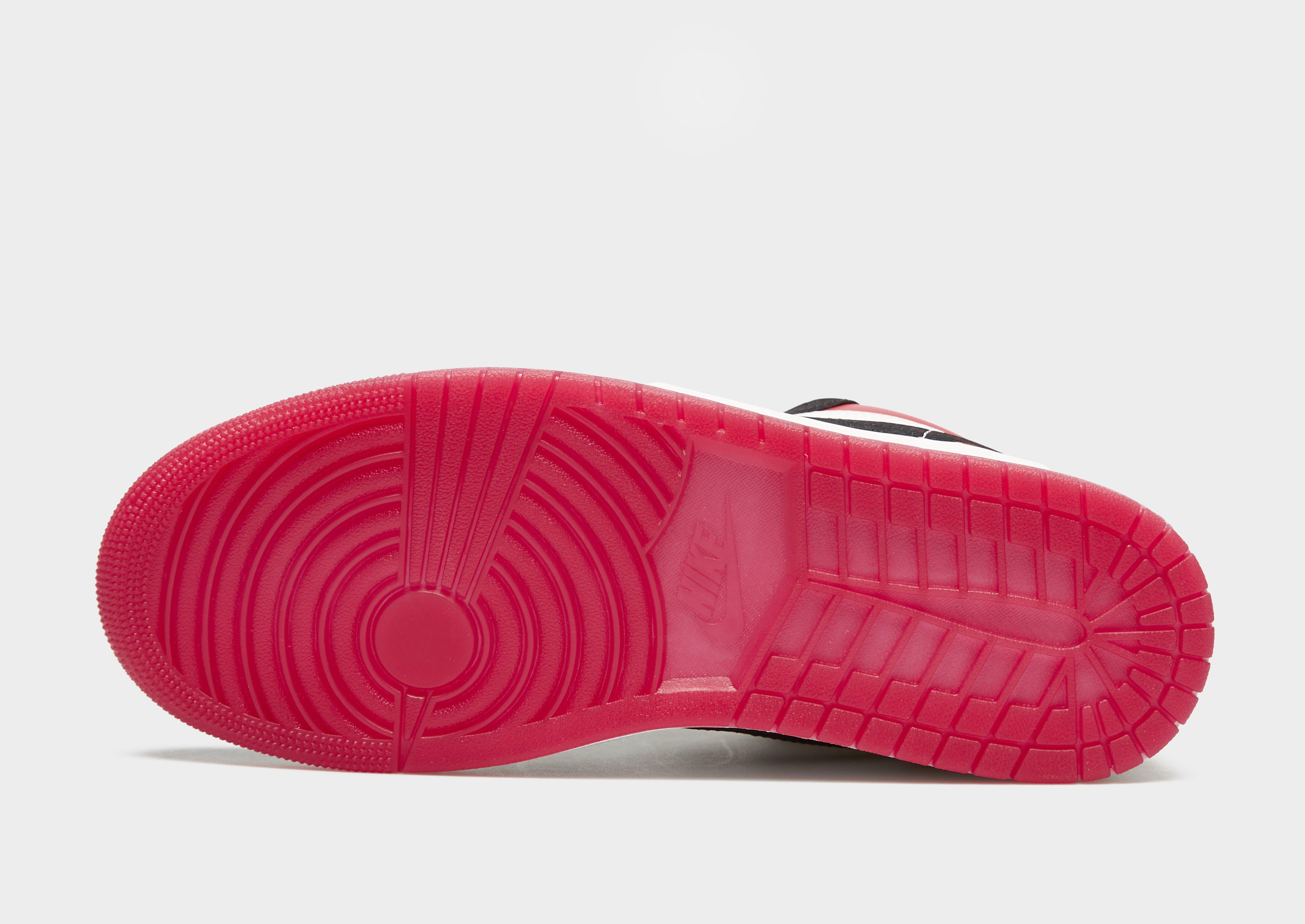 Мъжки маратонки AIR JORDAN 1 LOW SE  IB8971-106 Бял