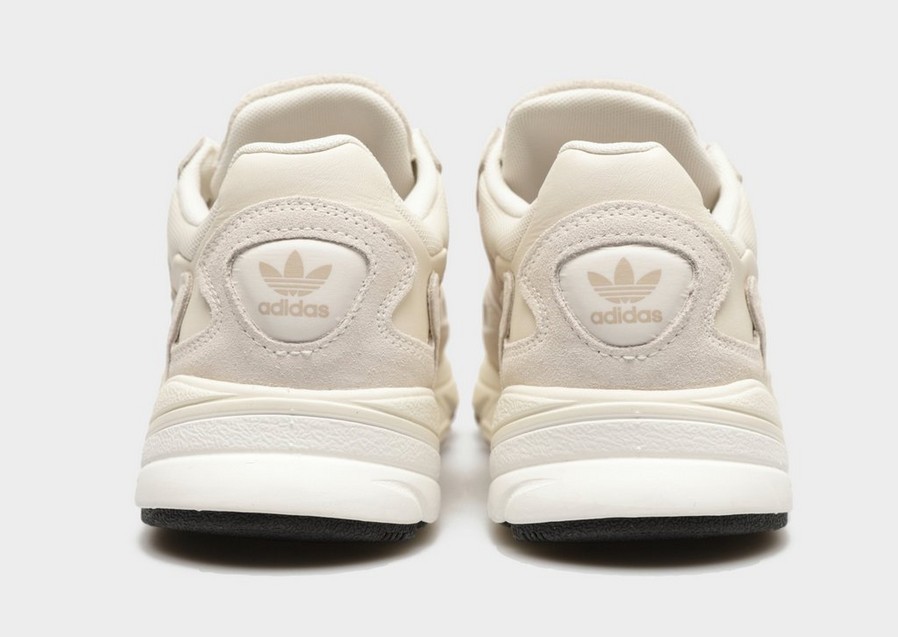 Buty sneakersy damskie ADIDAS FALCON W  ID0530 Beżowy