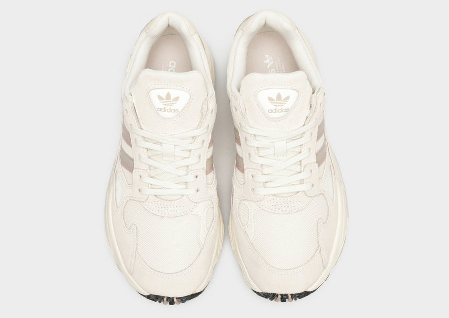 Buty sneakersy damskie ADIDAS FALCON W  ID0530 Beżowy