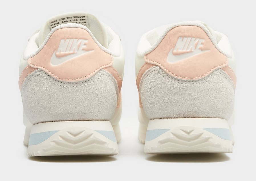 Adidași de damă W NIKE CORTEZ SE IF1764-100 Crem