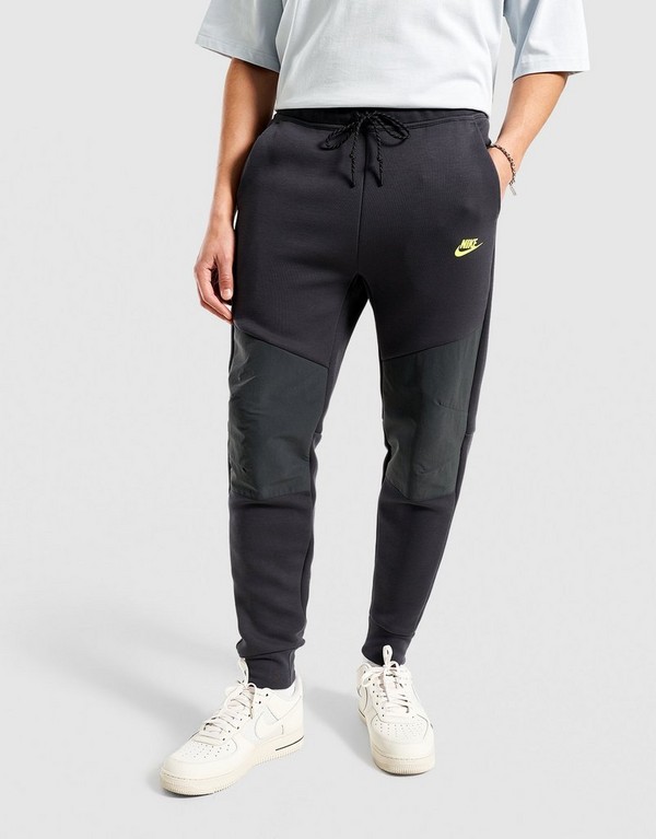 Nike Nohavice Tech Fleece Jogger