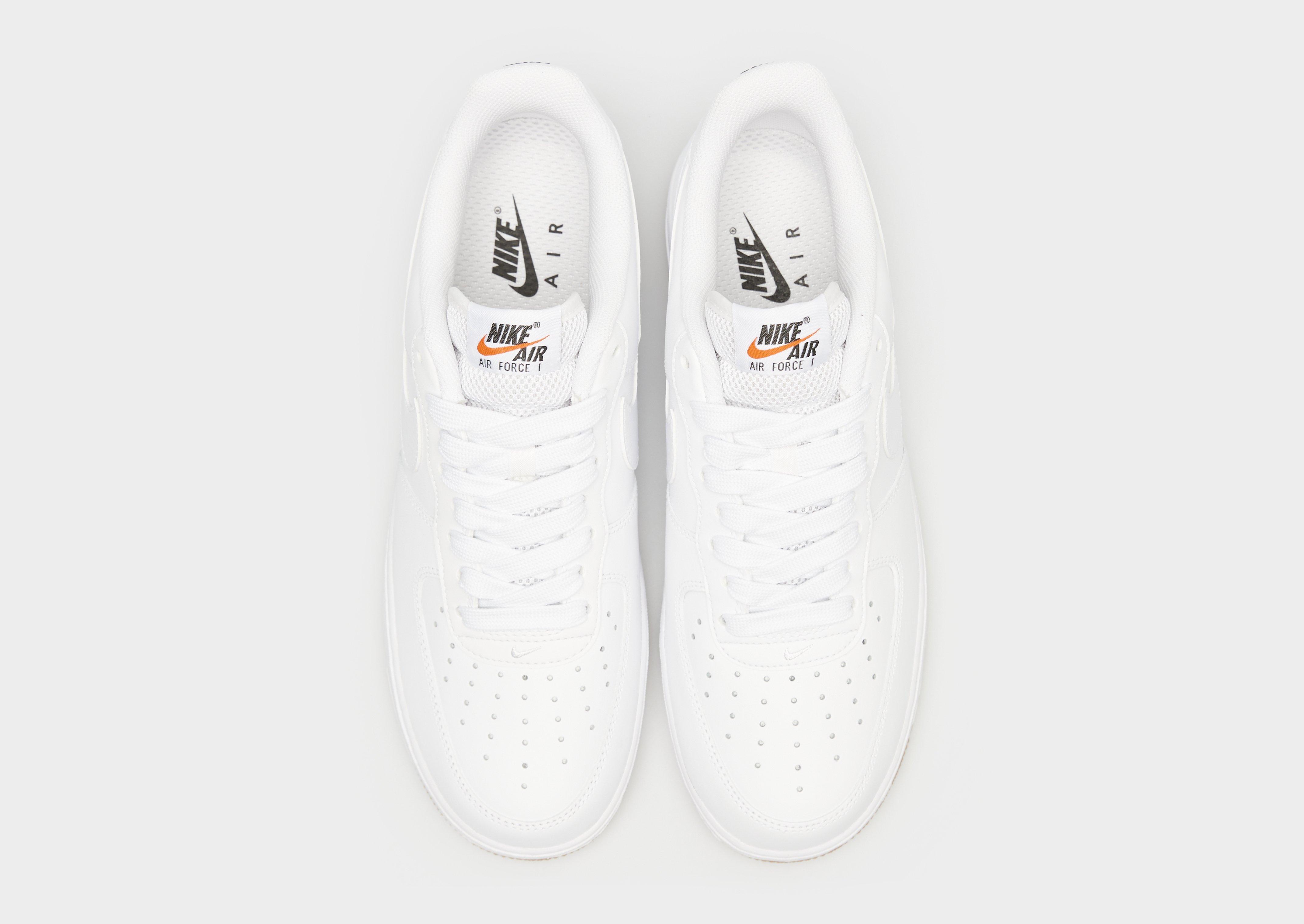 Adidași pentru bărbați NIKE AIR FORCE 1 '07 LV8  II7630-100 Alb