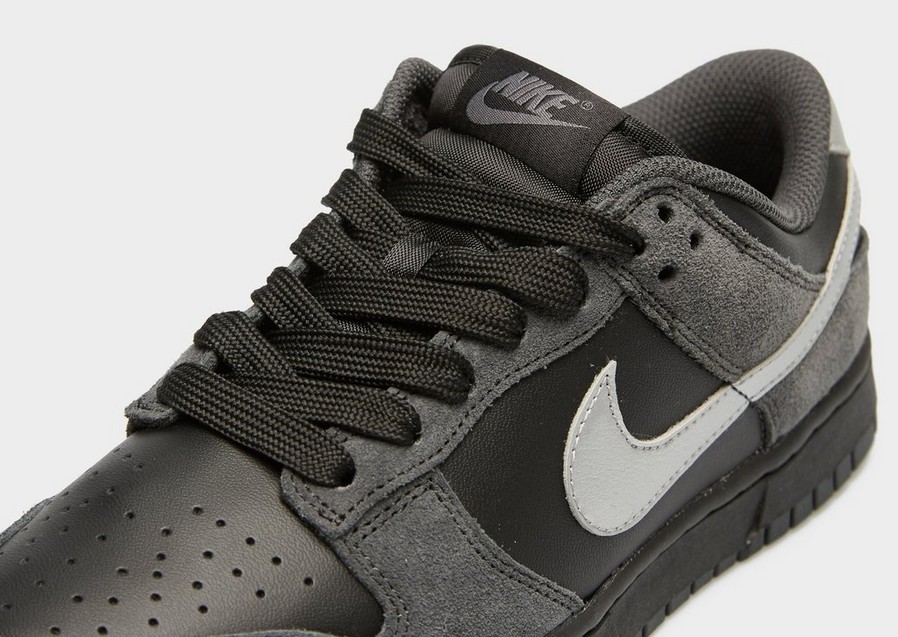 Дамски обувки NIKE WMNS NIKE DUNK LOW II7636-001 Черен