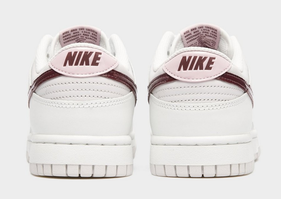 Adidași de damă NIKE W DUNK LOW SE EMEA IM6025-121 Alb
