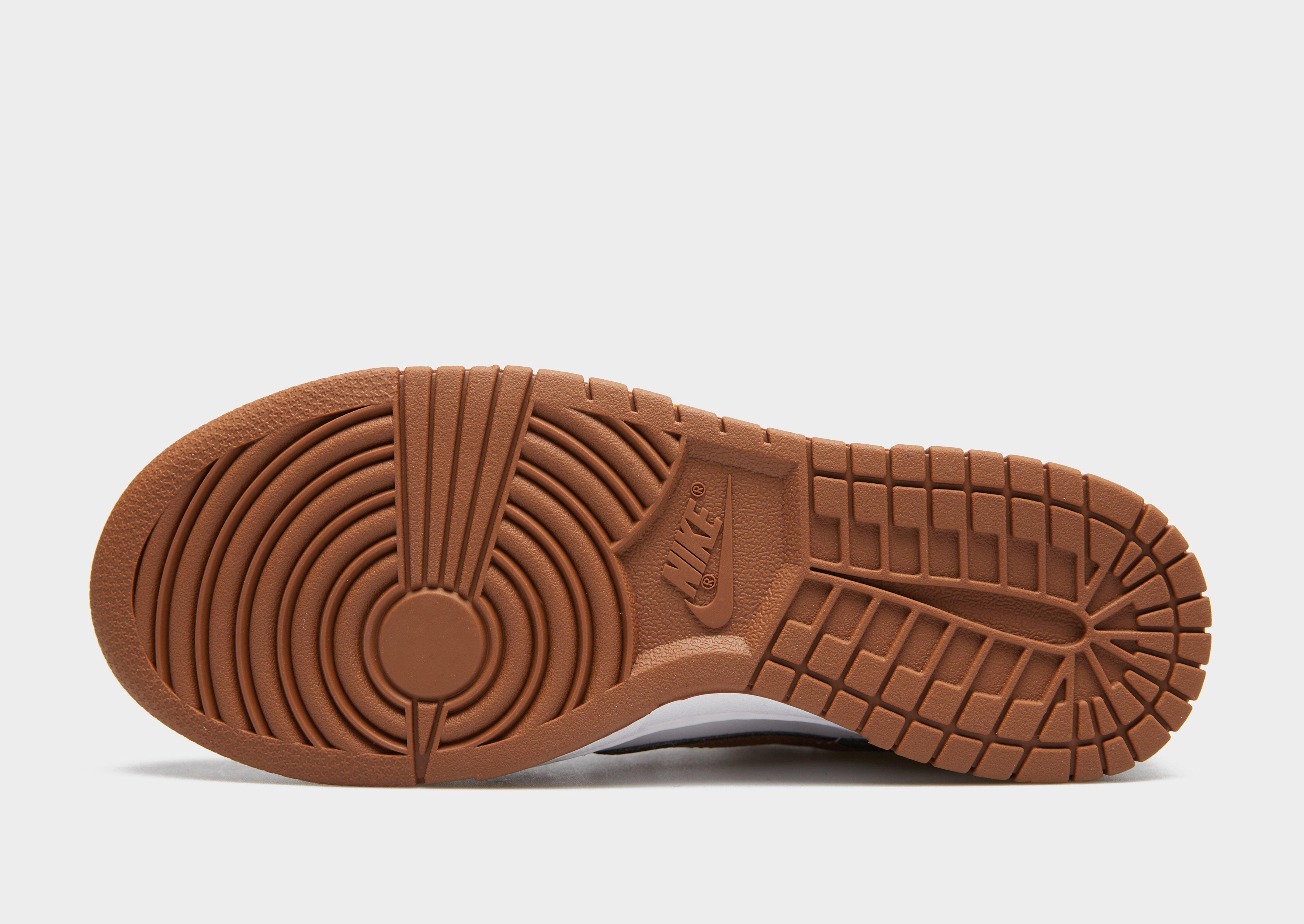 Buty sneakersy damskie NIKE W DUNK LOW ESS IM6572-101 Brązowy