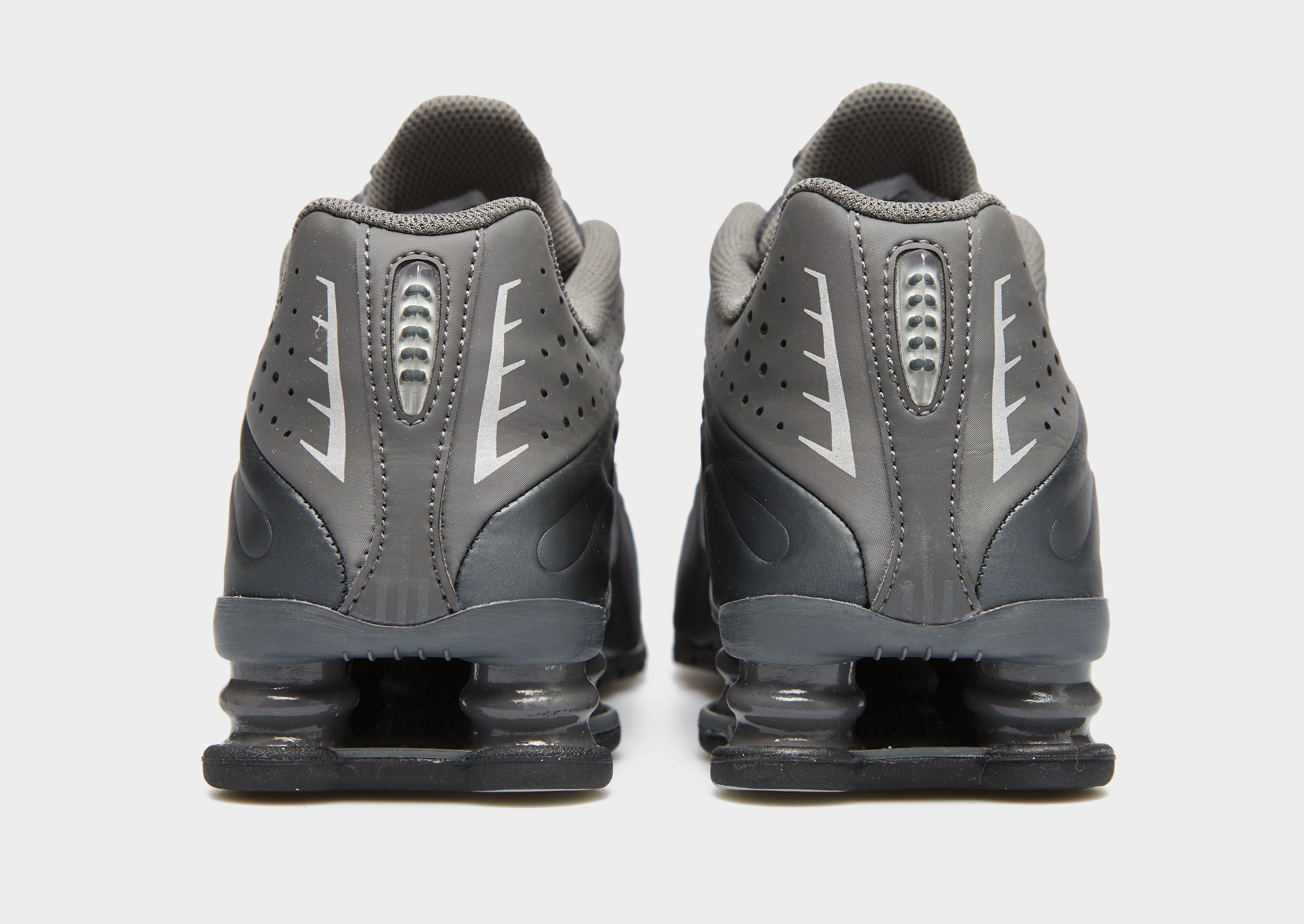 Детски маратонки NIKE SHOX R4 GS SSCT IO1911-060 Сив