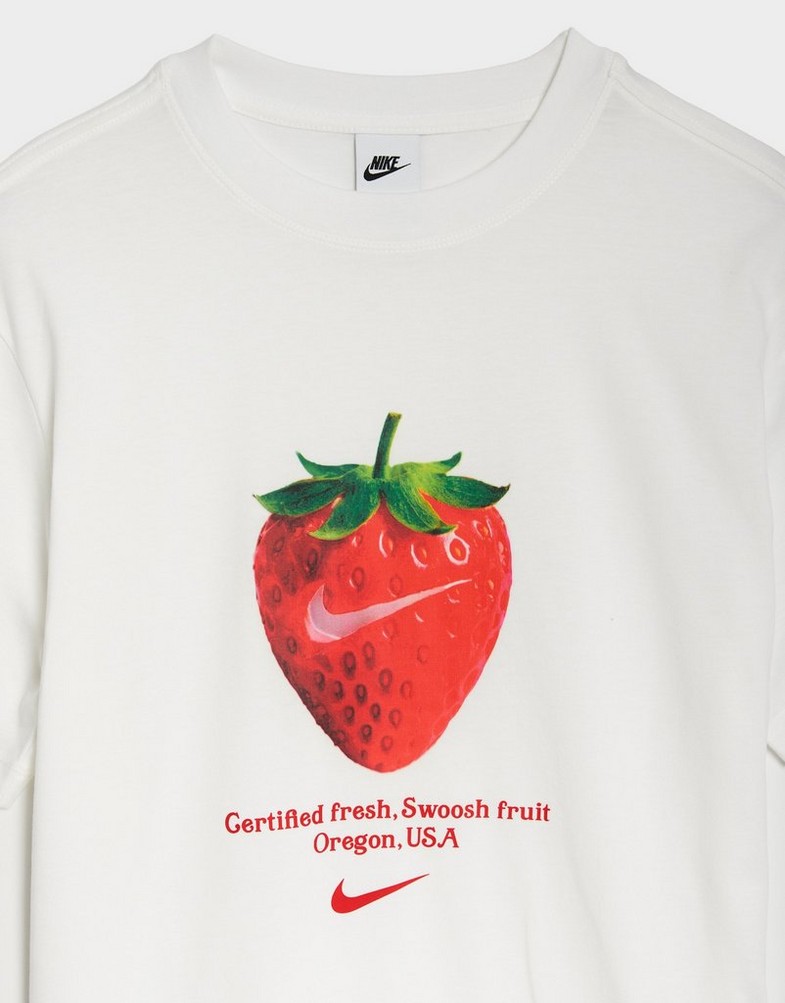 Női póló NIKE PÓLÓ W NSW FRT OS STWBRY TEE IQ3344-100 Fehér