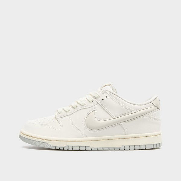 NIKE DUNK LOW LV8