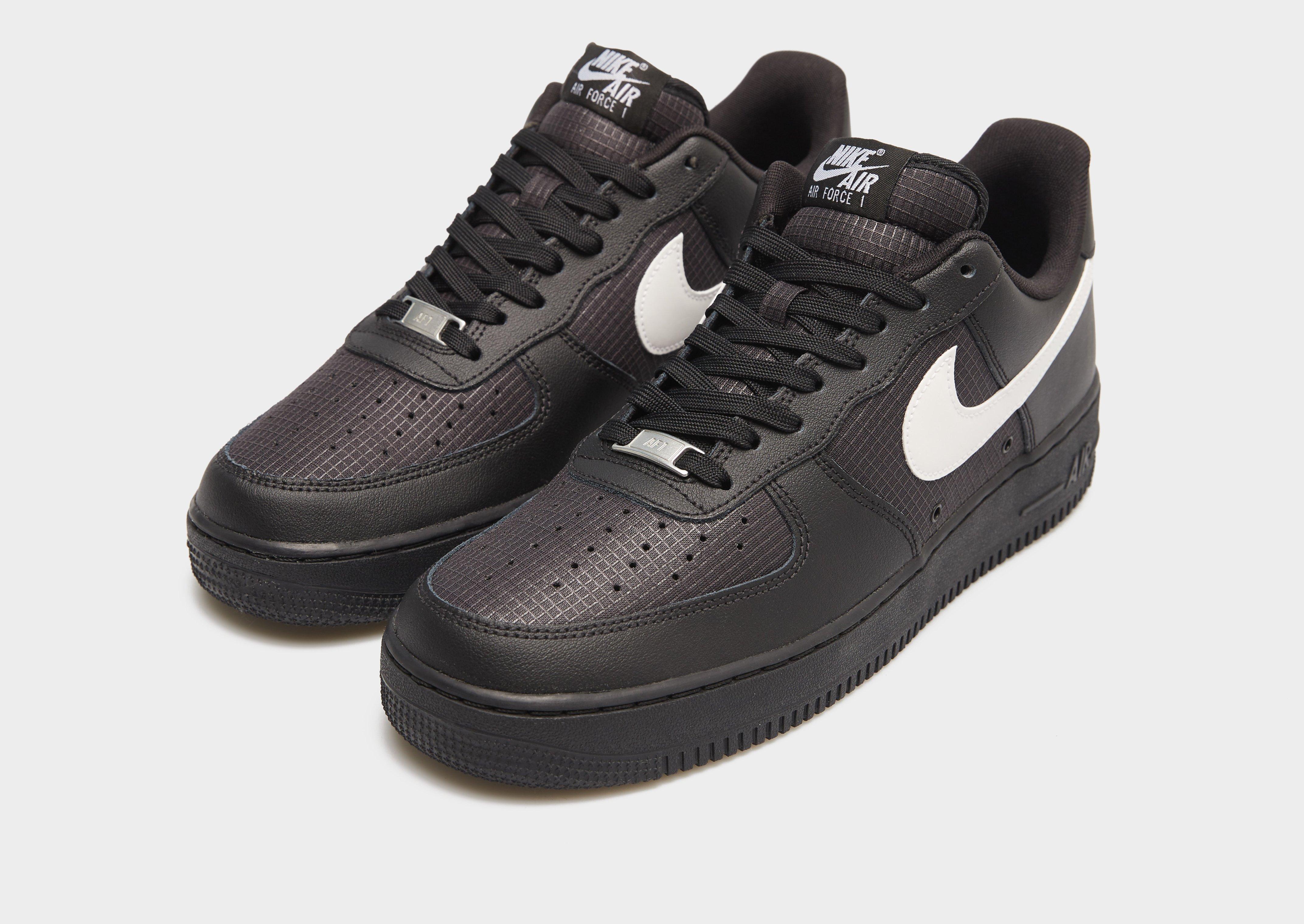 Sneakers NIKE AIR FORCE 1 '07 LOW LV8 TECH IR0952-001 • Negru