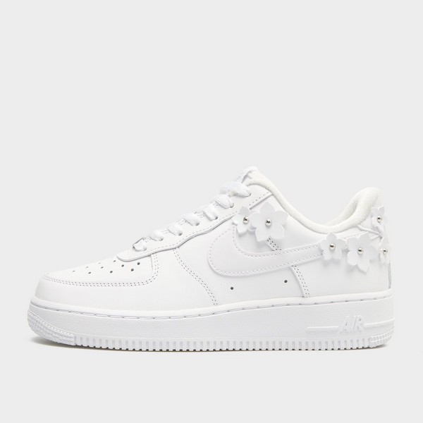 Povijest tenisica Nike Air Force 1 – kako su stvorene i koliko znače u streetwearu? NIKE W AIR FORCE 1 '07