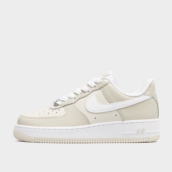 Povijest tenisica Nike Air Force 1 – kako su stvorene i koliko znače u streetwearu? NIKE WMNS AIR FORCE 1 '07