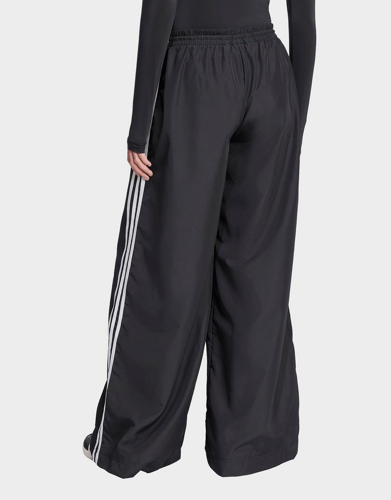 Pantaloni pentru femei ADIDAS PANTALONI  OVERSIZED TP JD3390 Negru