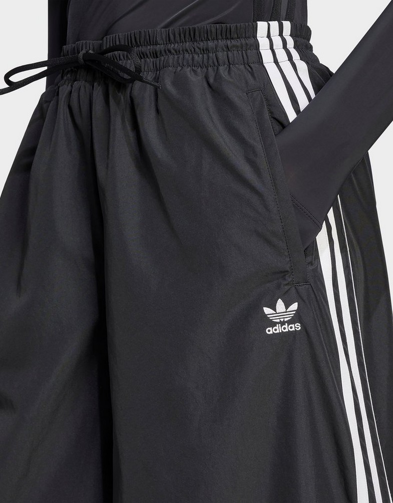 Pantaloni pentru femei ADIDAS PANTALONI  OVERSIZED TP JD3390 Negru