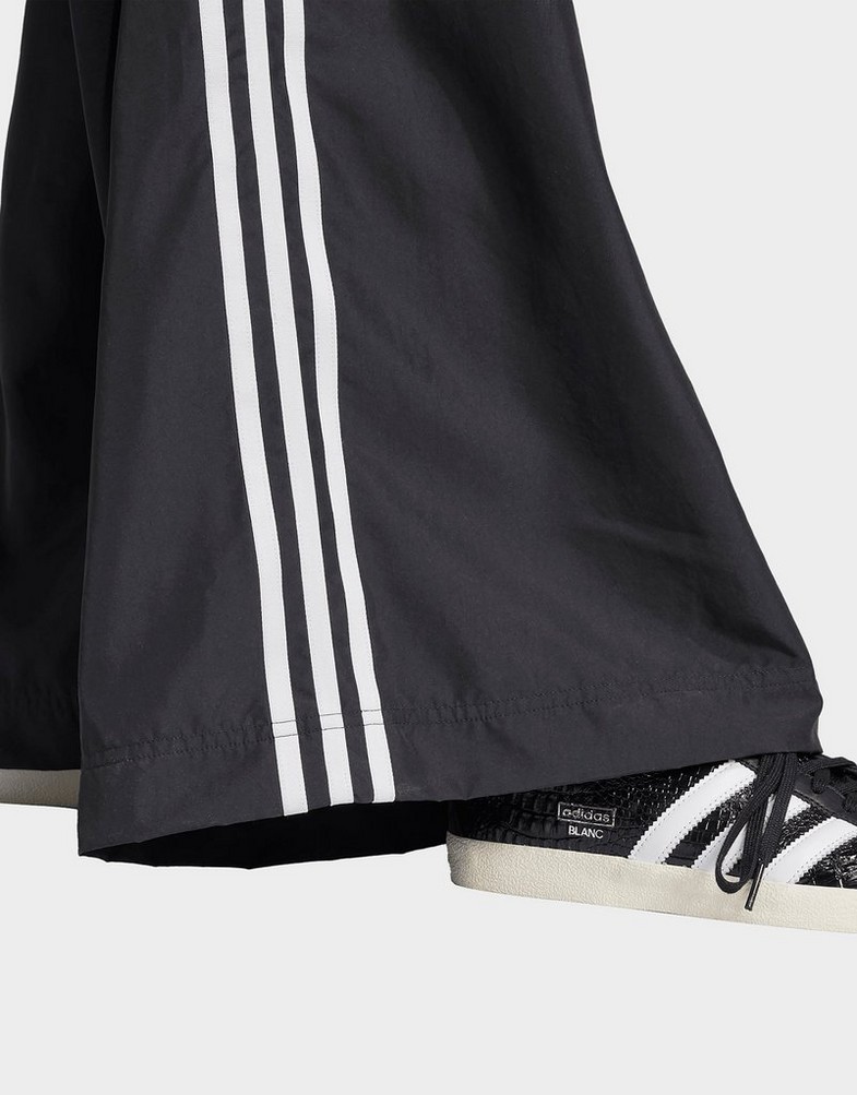 Pantaloni pentru femei ADIDAS PANTALONI  OVERSIZED TP JD3390 Negru