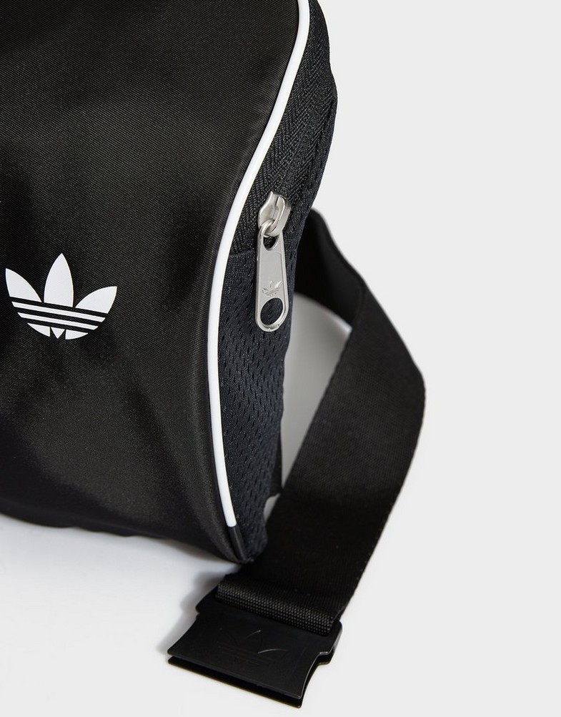 Geantă sport pentru femei ADIDAS GEANTĂ  TEAMGEIST SMALL ITEM BAG JD5570 Negru