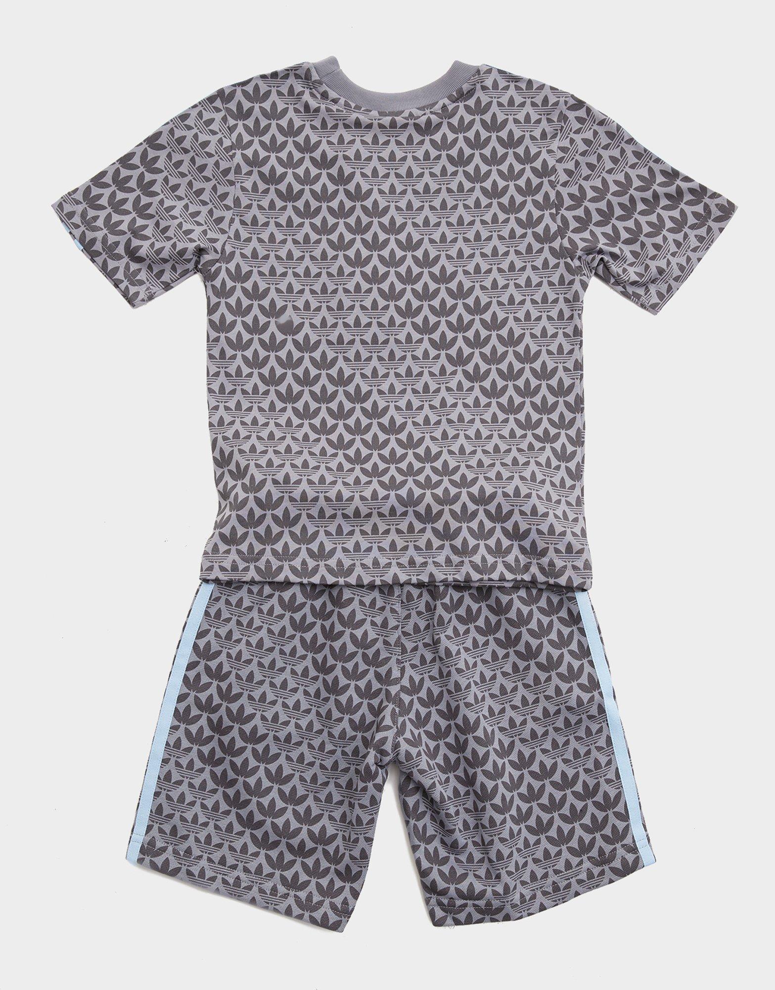 Gyerek melegítőszett ADIDAS SZETT $MONOGRM AOP T/SHT SET GRYB JM1273 Szürke