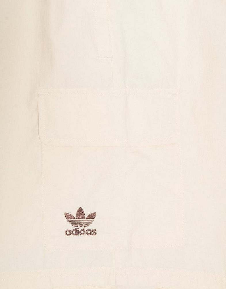 Pantaloni scurți pentru bărbați ADIDAS PANTALONI SCURȚI TREFOIL   ESSENTIALS WOVEN CARGO SHT JP4784 Bej
