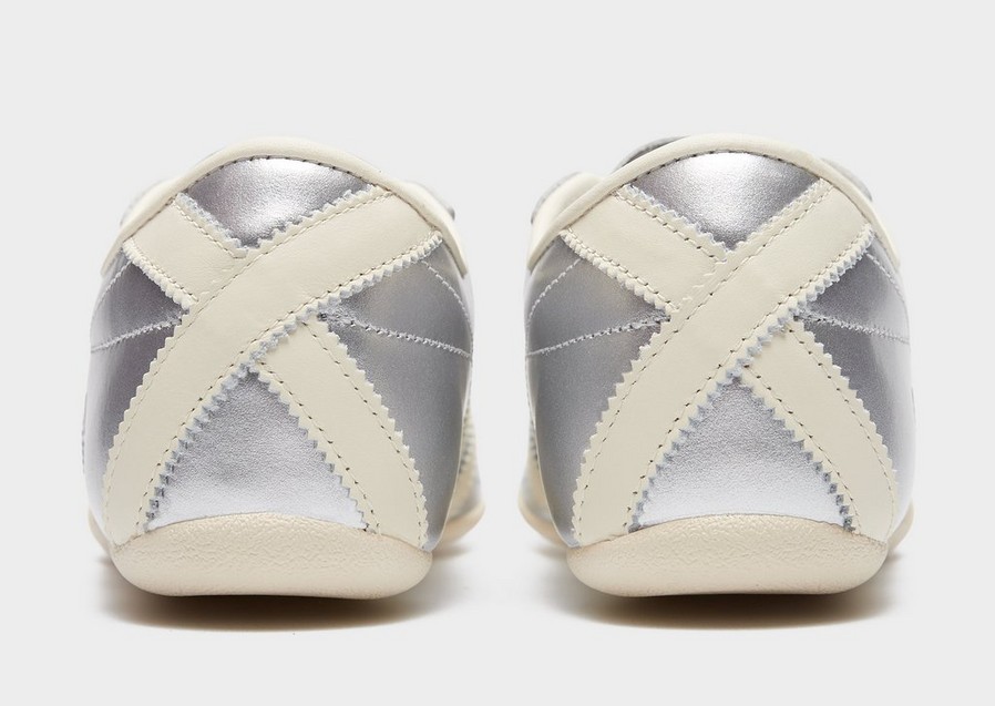Жіночі кросівки ADIDAS TOKYO JQ0593 Сріблястий