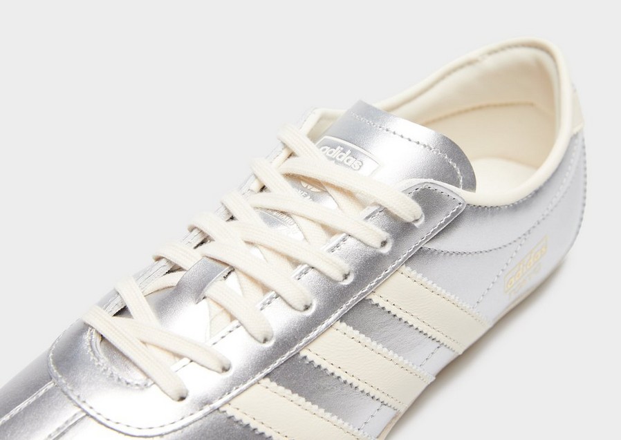 Жіночі кросівки ADIDAS TOKYO JQ0593 Сріблястий