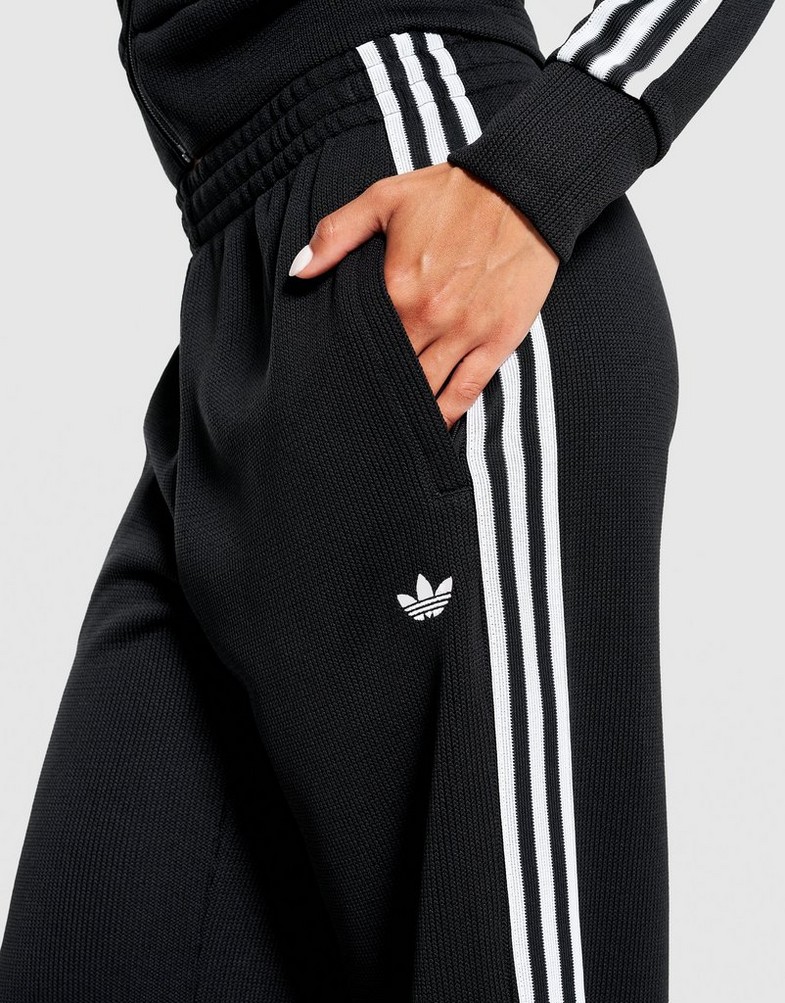 Ženske hlače ADIDAS HLAČE ADICOLOR FIREBIRD KNIT TRACK PANT JV7525 crna