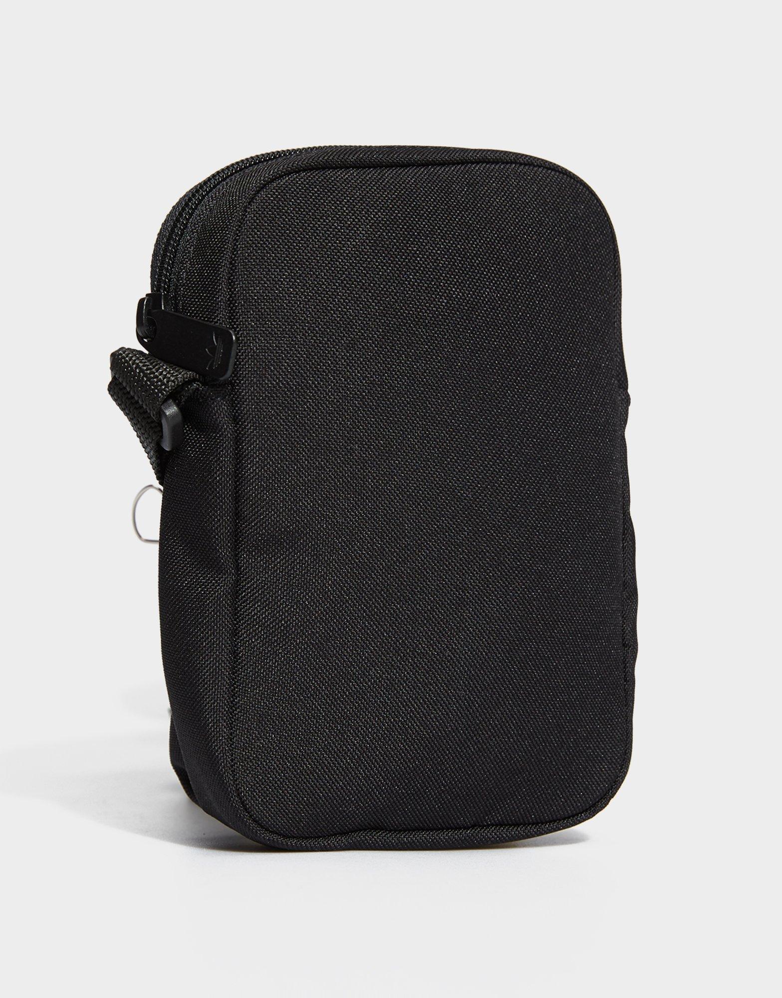 Női sporttáská ADIDAS NŐI TÁSKA ADICOLOR FB JX0227 Fekete