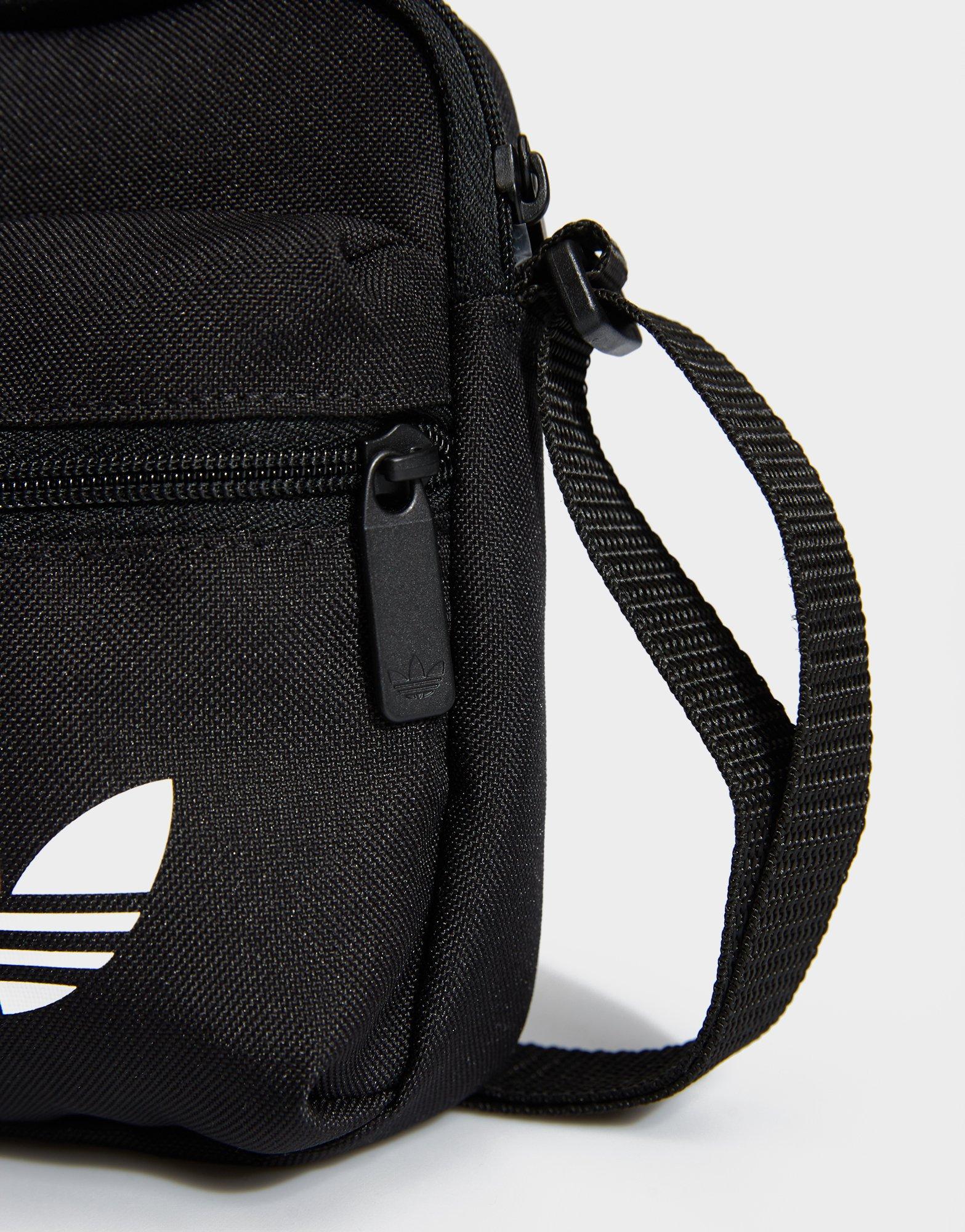 Női sporttáská ADIDAS NŐI TÁSKA ADICOLOR FB JX0227 Fekete