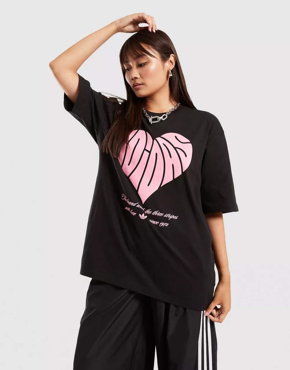 ADIDAS ФУТБОЛКА OS HEART GRAPHIC TEE, фото 1 з 4