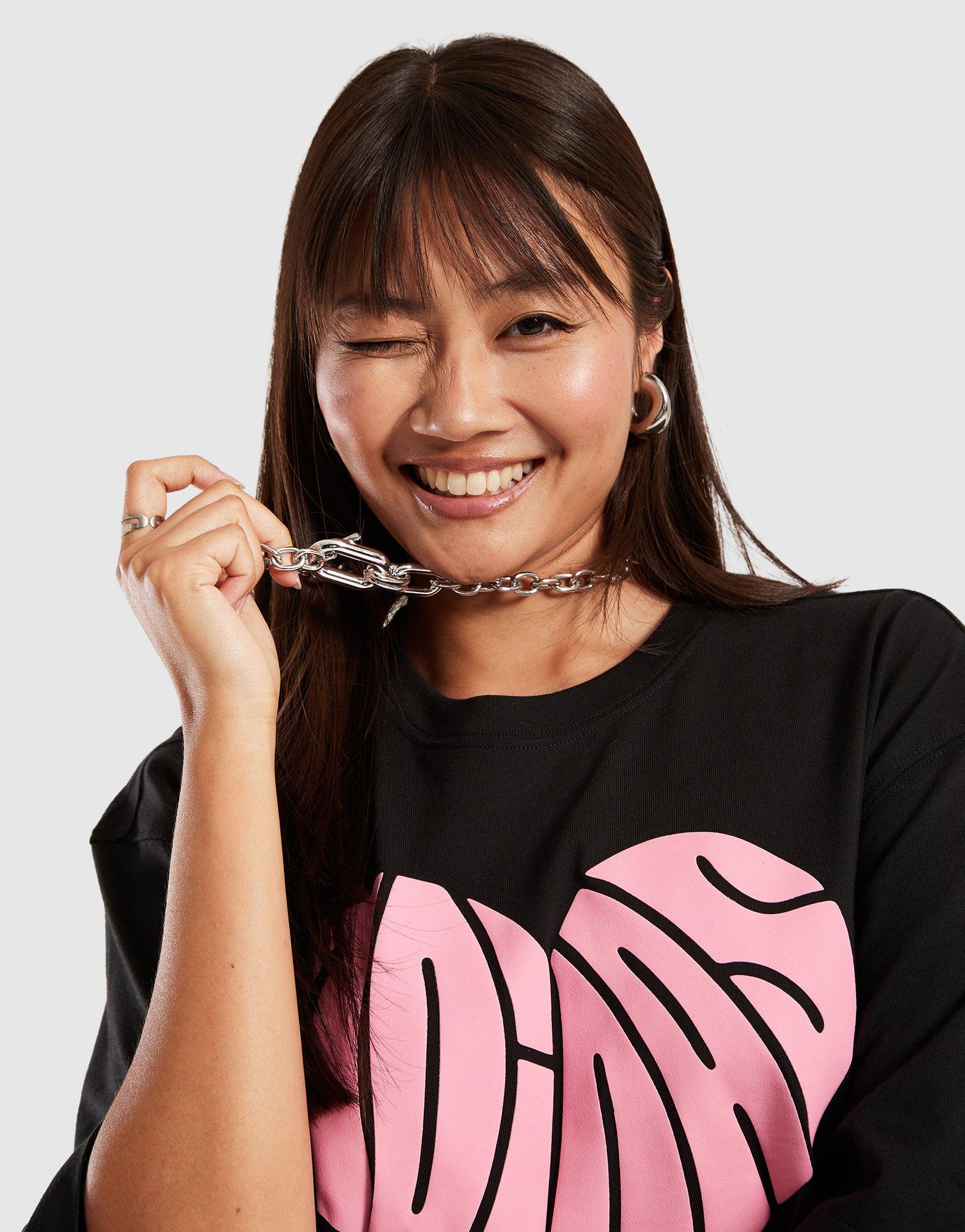 Női póló ADIDAS PÓLÓ OS HEART GRAPHIC TEE KR3021 Fekete