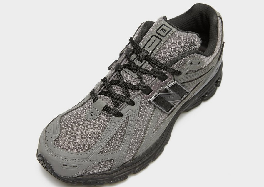 Чоловічі кросівки NEW BALANCE 1906  M1906RJK Сірий