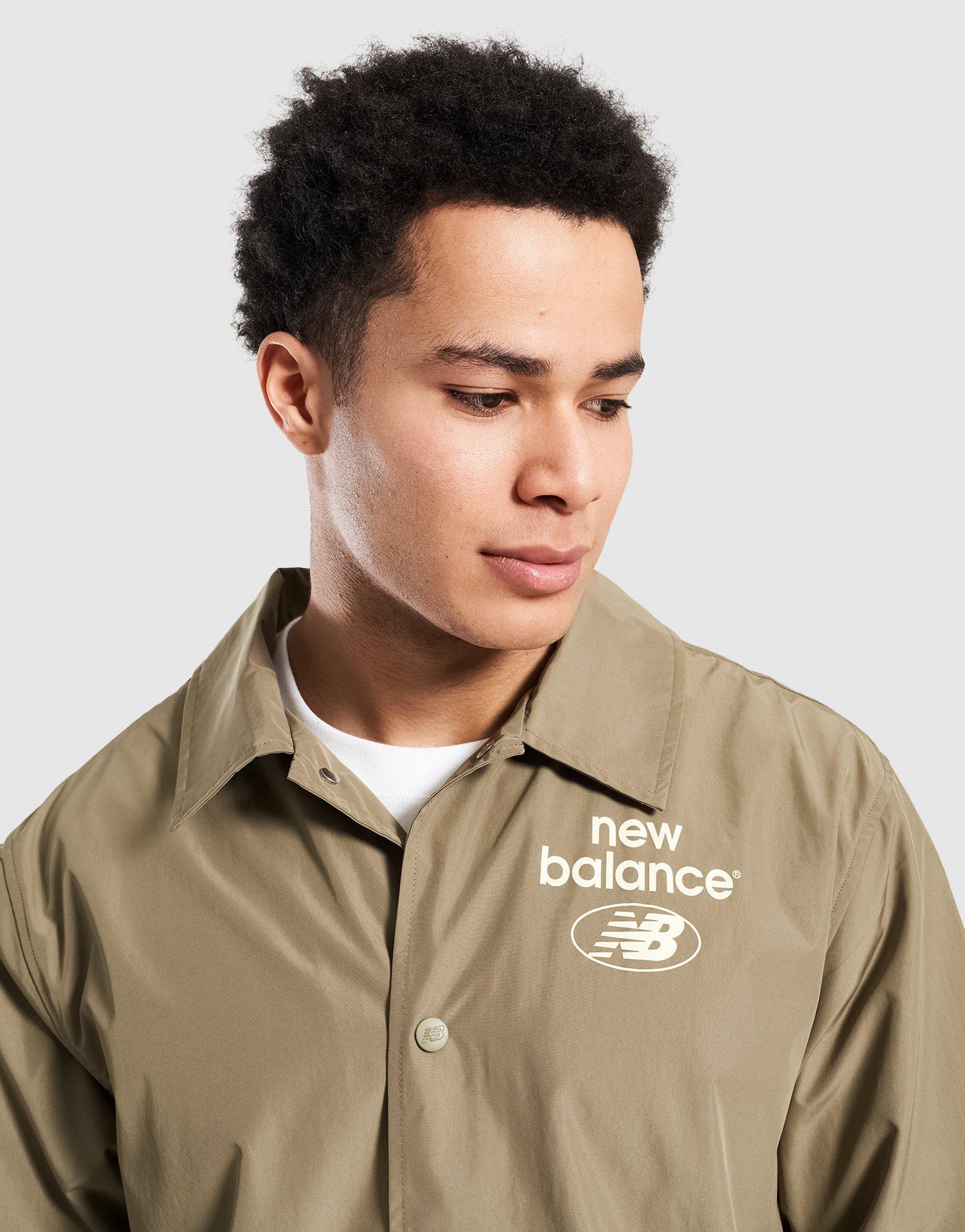 Мъжко яке NEW BALANCE ЯКЕ ЯКЕ ESSENTIALS REIMAGINED WOVEN CGN MJ31531CGN Бежов