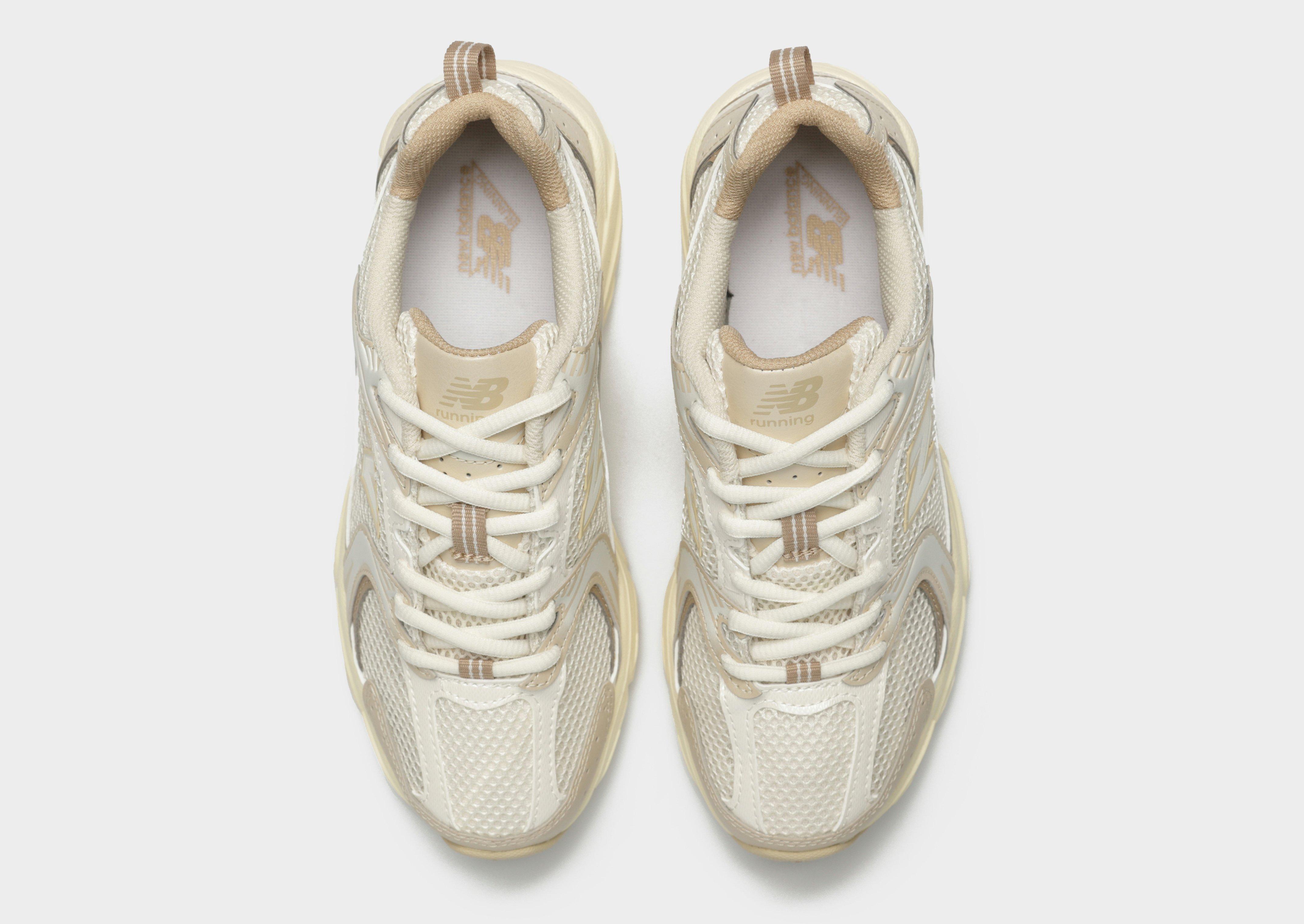 Дамски обувки NEW BALANCE 530  MR530AA Бежов