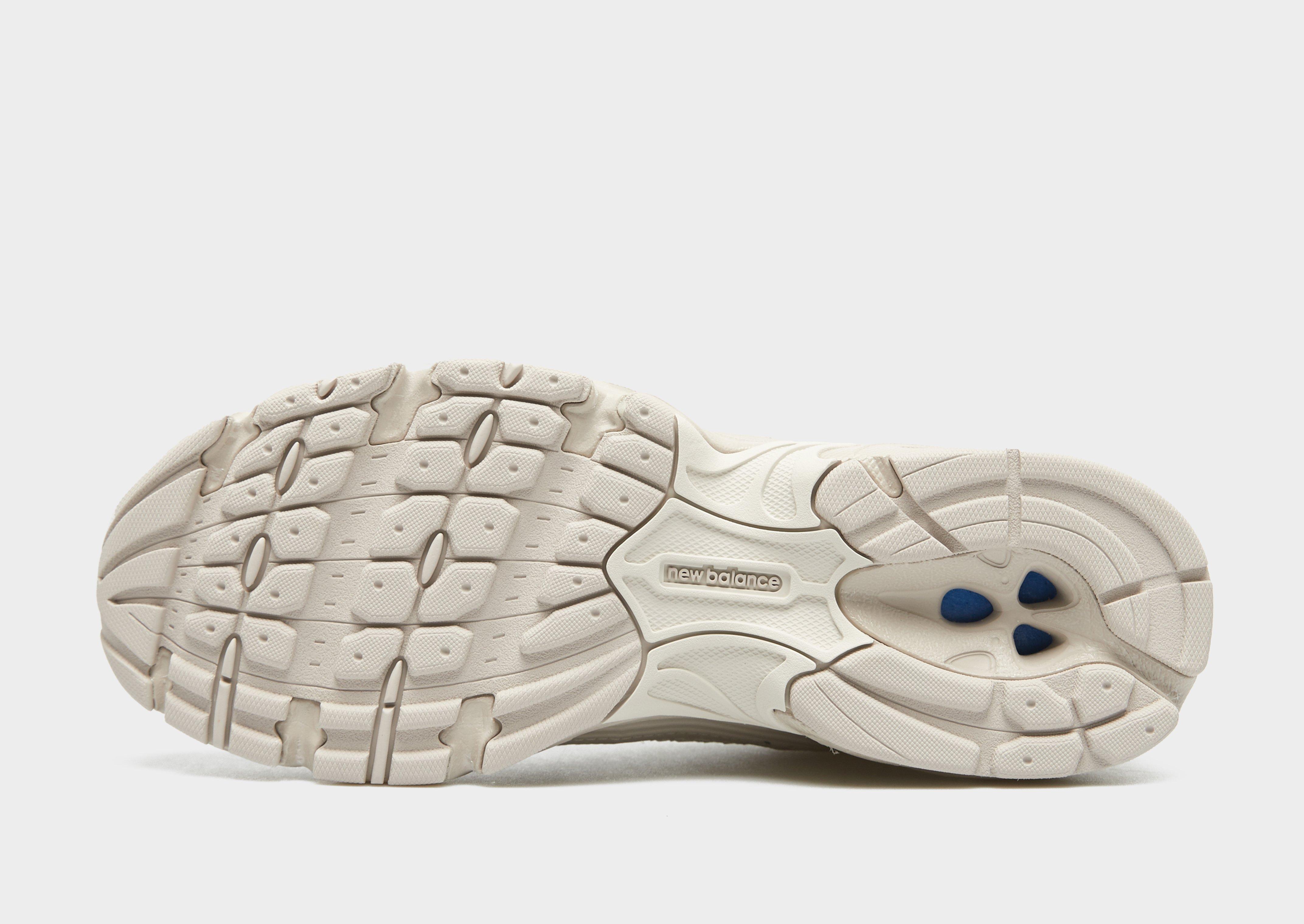 Дамски обувки NEW BALANCE MR530MM MR530MM Бежов