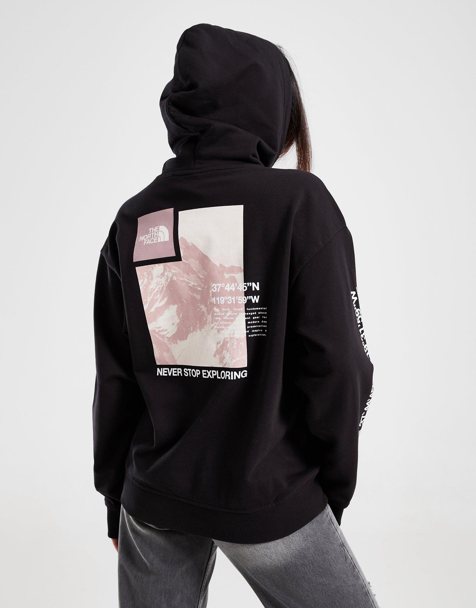 Дамска блуза THE NORTH FACE СУИТЧЪР С КАЧУЛКА MTN BOX GRPH BLK NF0A8GXTKY41 Черен