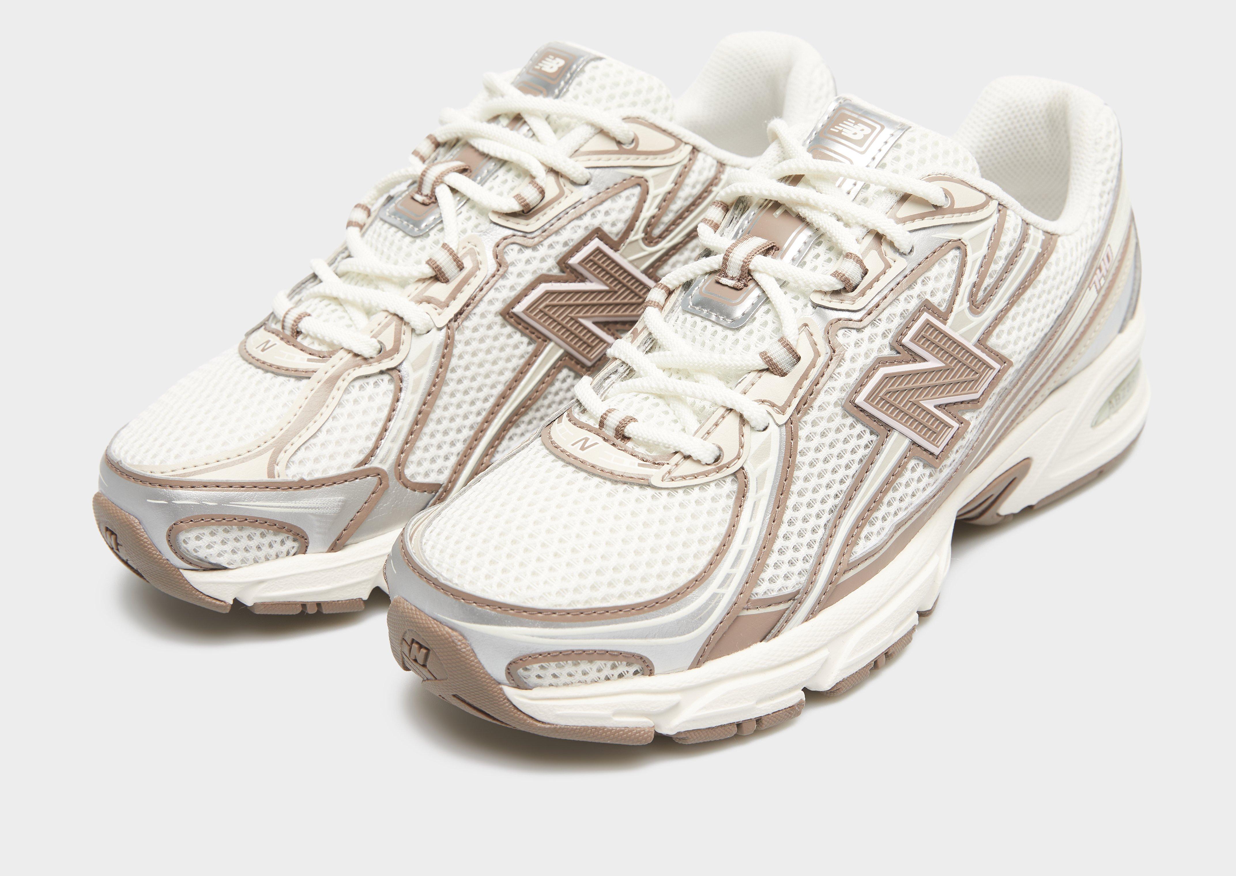 New Balance 740