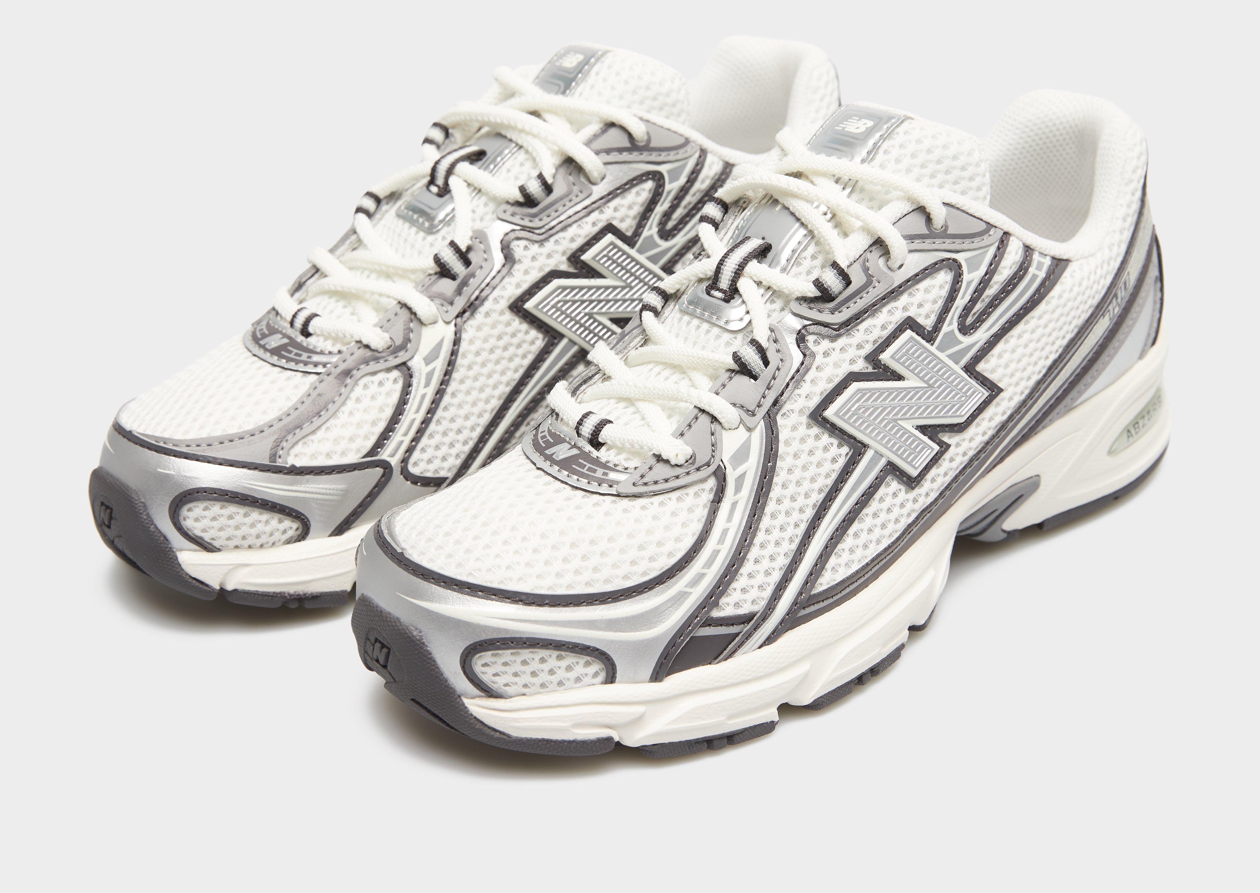 New Balance 740