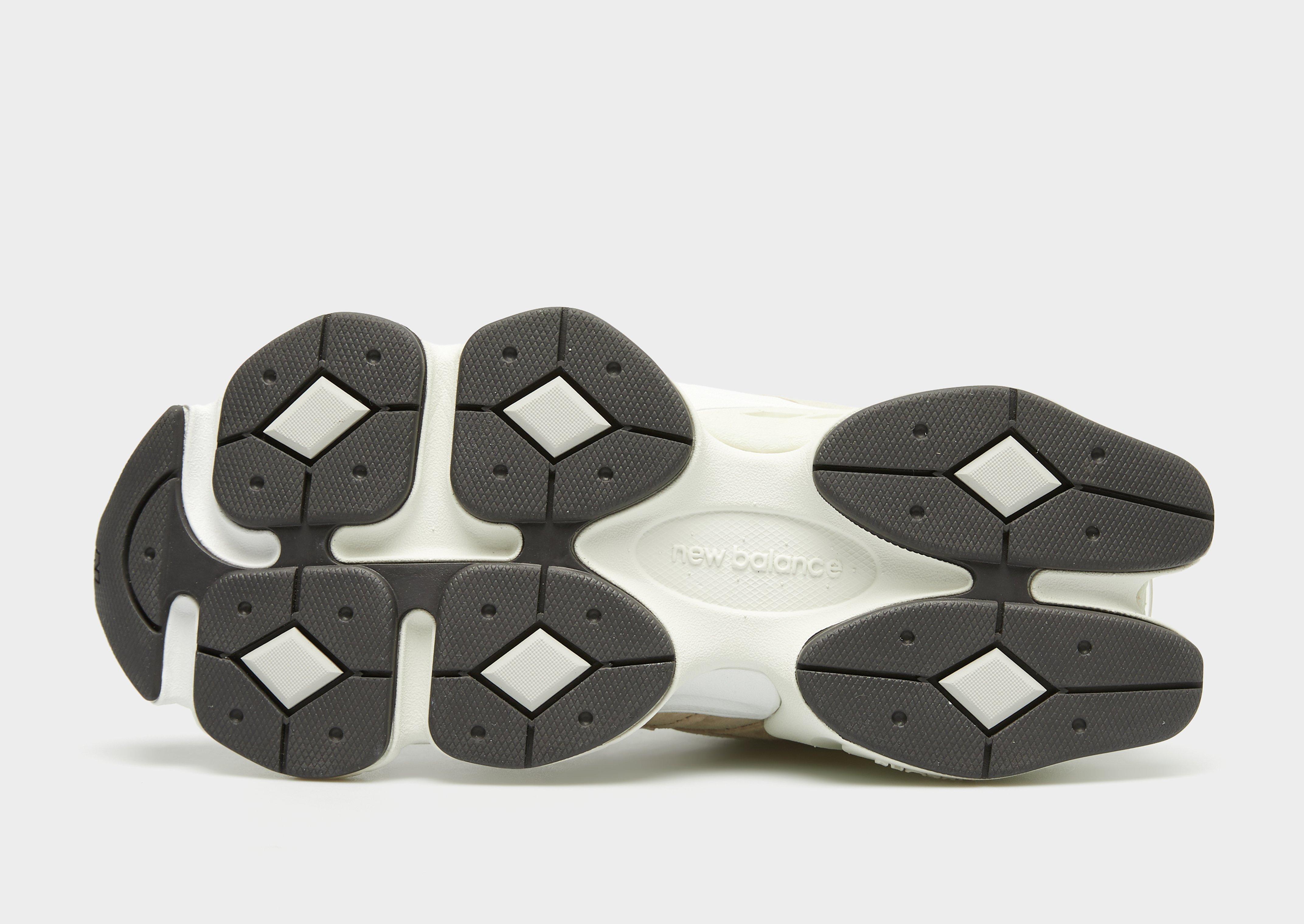 Дамски обувки NEW BALANCE U9060 U9060LBD Бежов