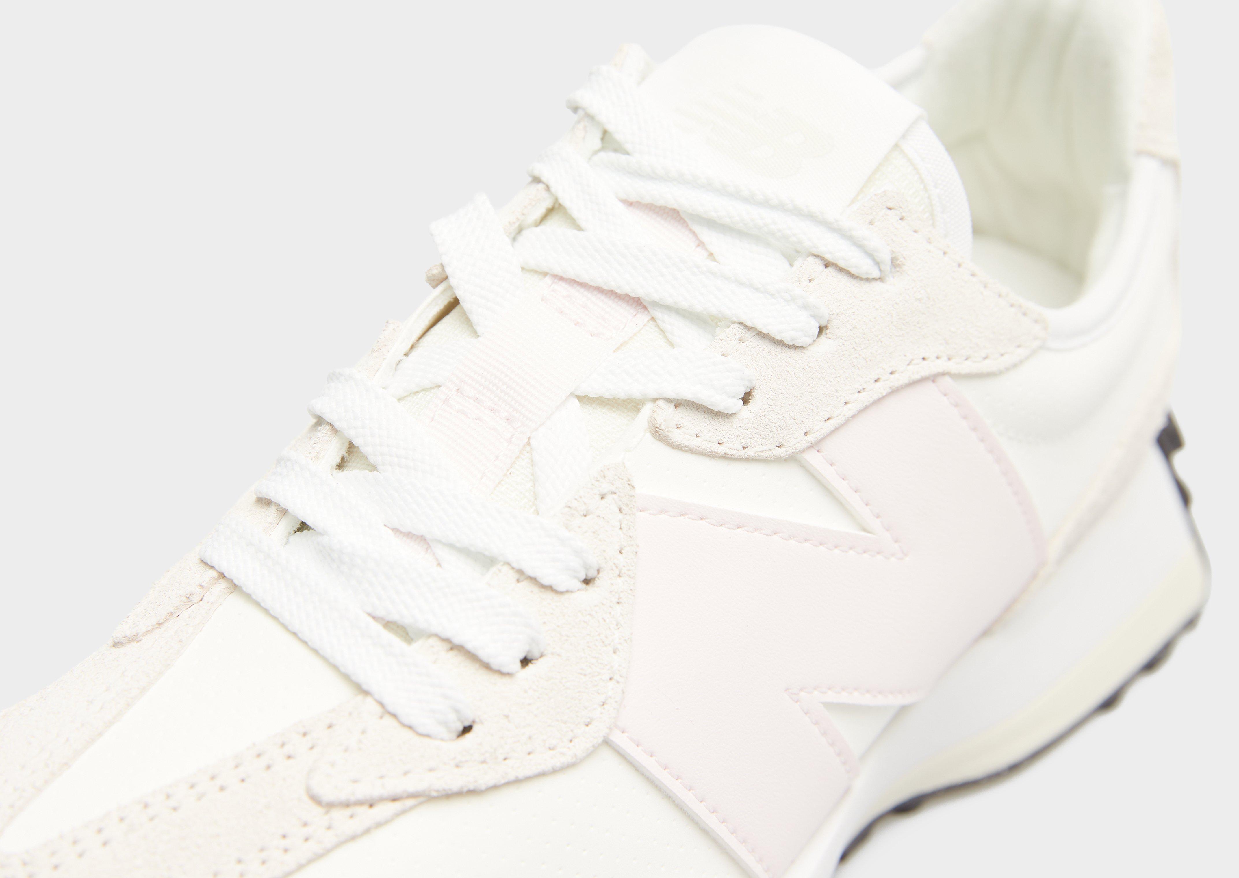 New Balance 327.