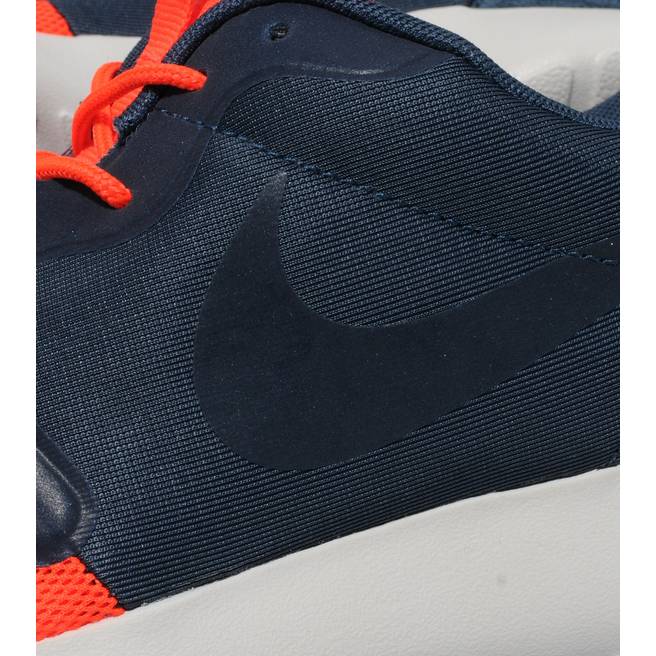 nike roshe run size 11