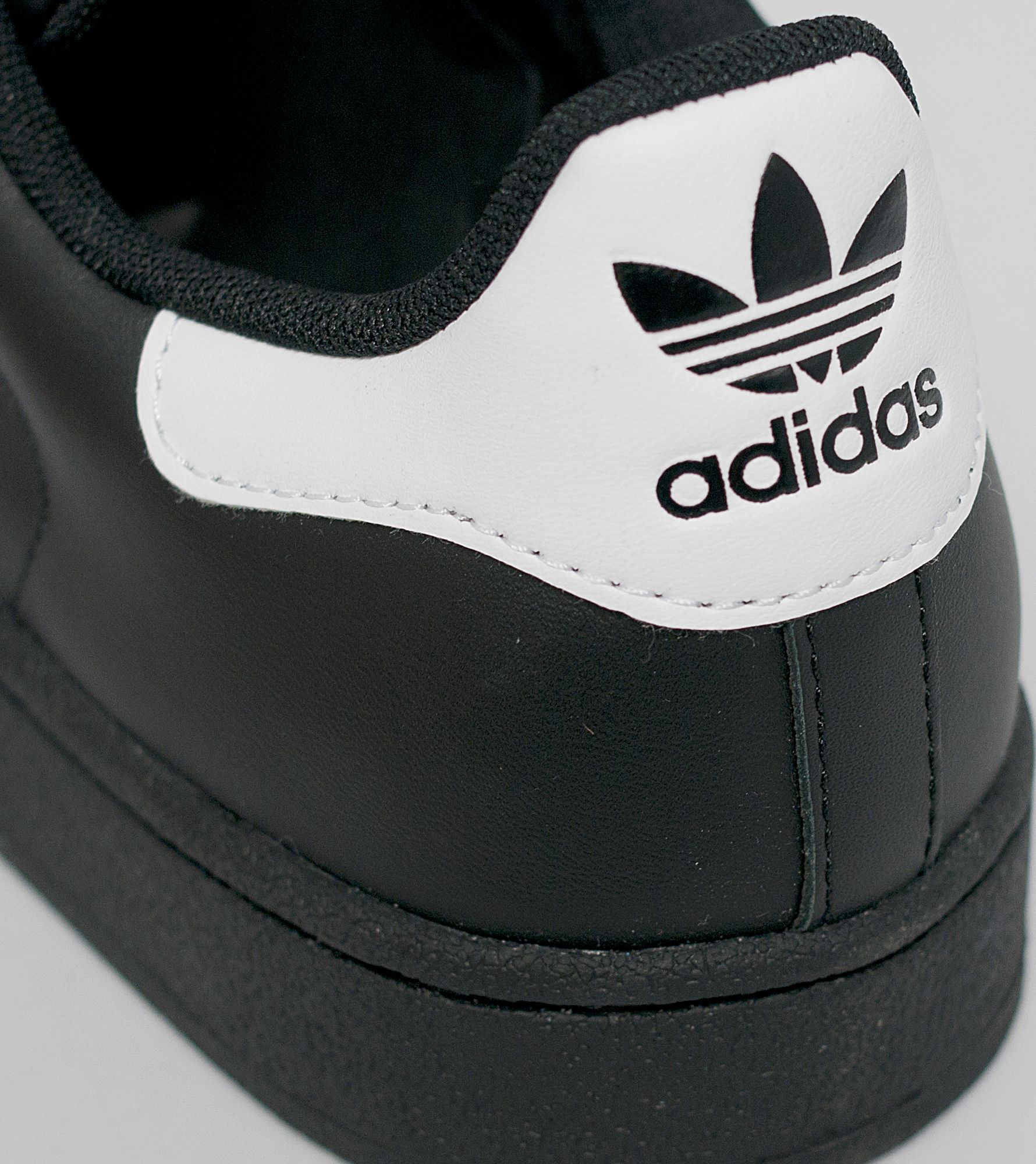 adidas superstar vs superstar 2