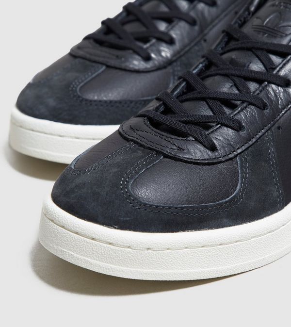 adidas originals bw avenue trainers in black adidas originals bw avenue trainers in black