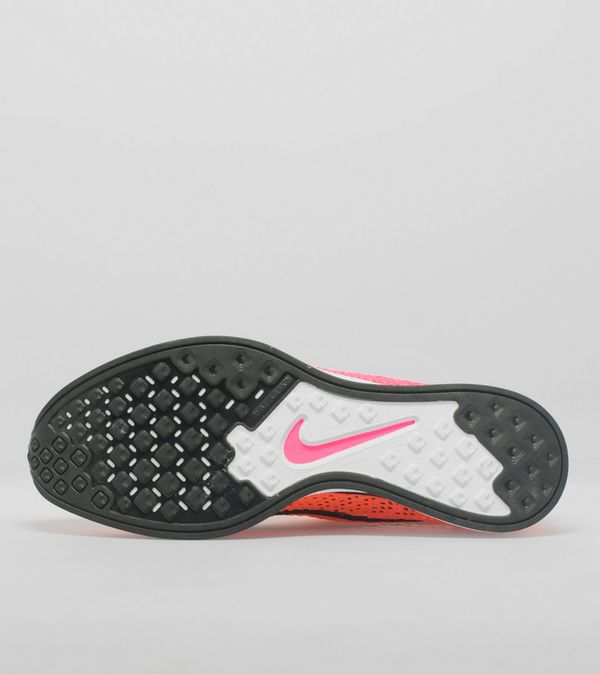 nike flyknit racer size 6