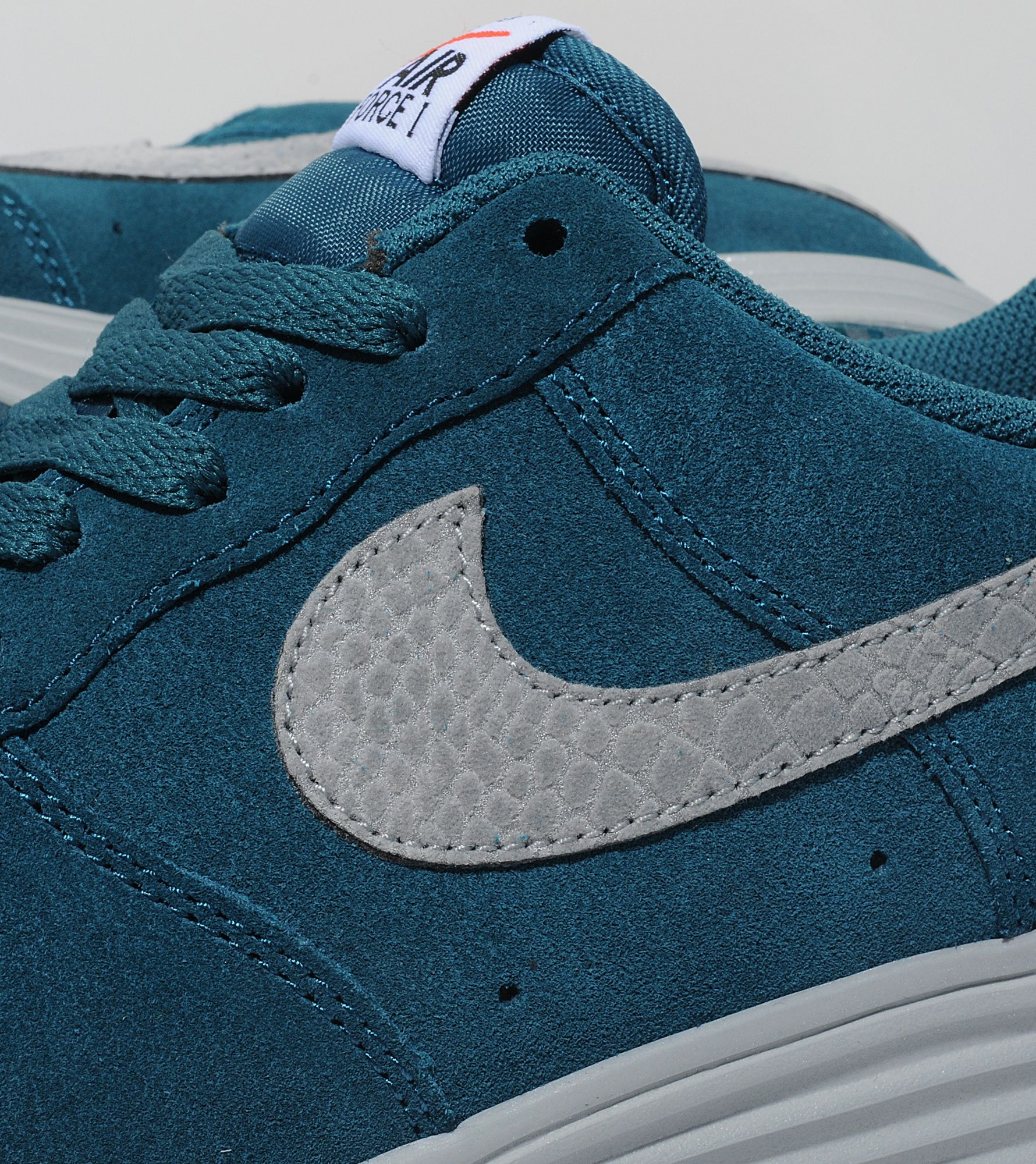 af1 moon particle