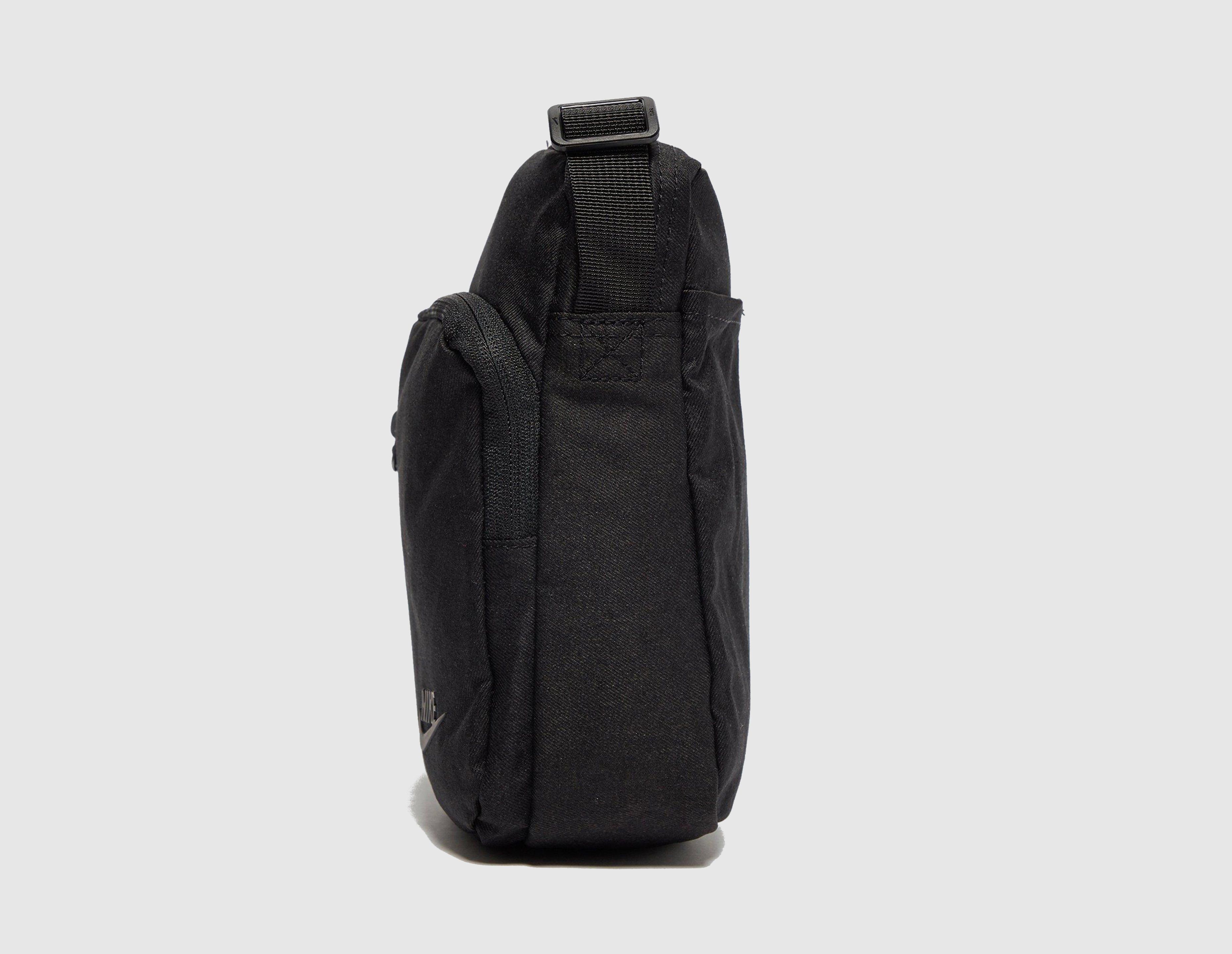 Nike Core Small Crossbody Bag | Size?