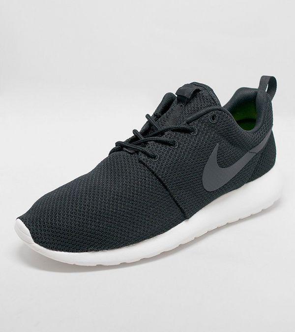 nike roshe size 10.5