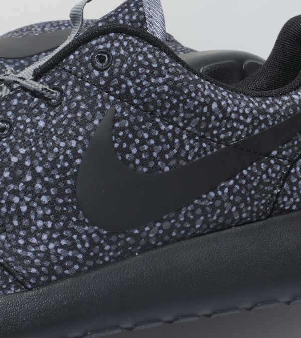 nike roshe one size 9