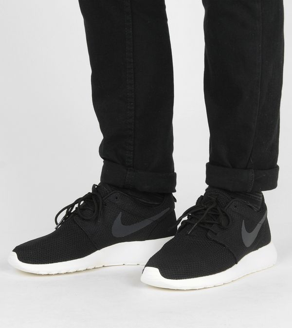nike roshe size 10.5