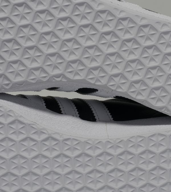 adidas gazelle og size 9